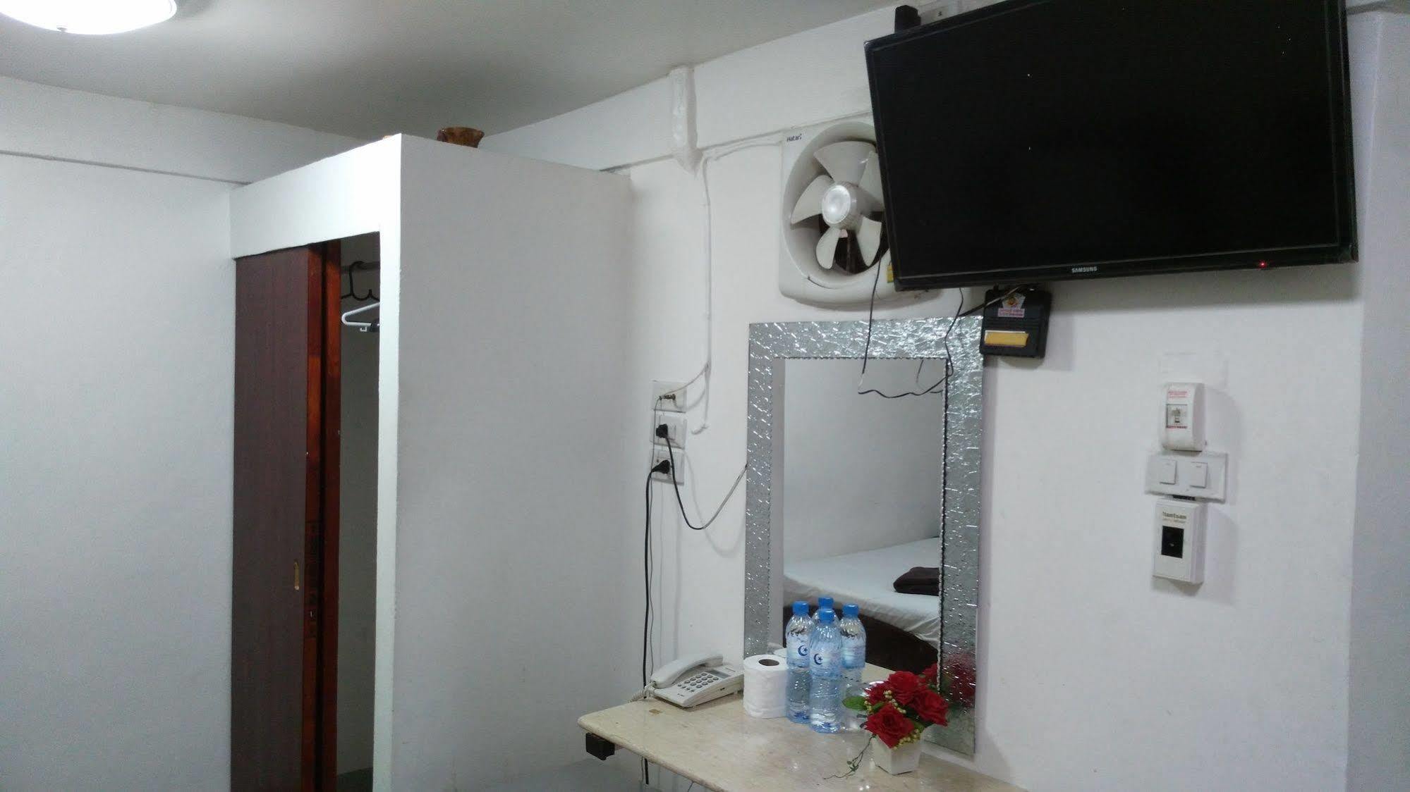 Alsana Hotel Бангкок Экстерьер фото
